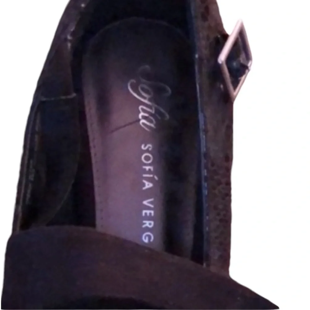 Sofia by Sofia Vargaro size 10 black platform heel faux suede reptile embossed